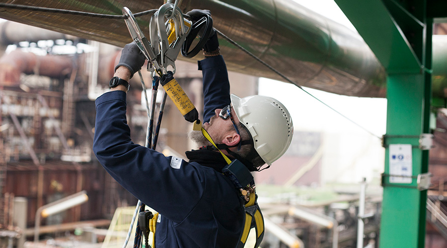 Bien choisir son casque de travail en hauteur