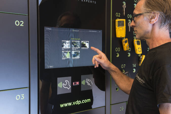 producten uit vending automaat halen