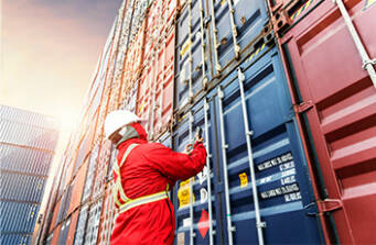 Custom workwear for port operators and industry - the all-in solution