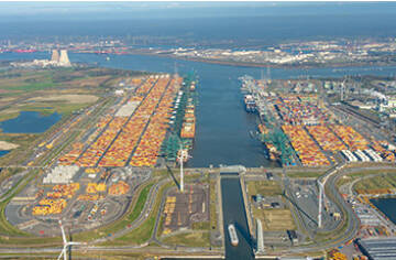 MPET - Working smarter with walkie-talkies for a safer, more efficient port