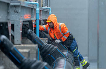 From EN 343 to EN ISO 24232:2025 &ndash; what will change for your rainwear?